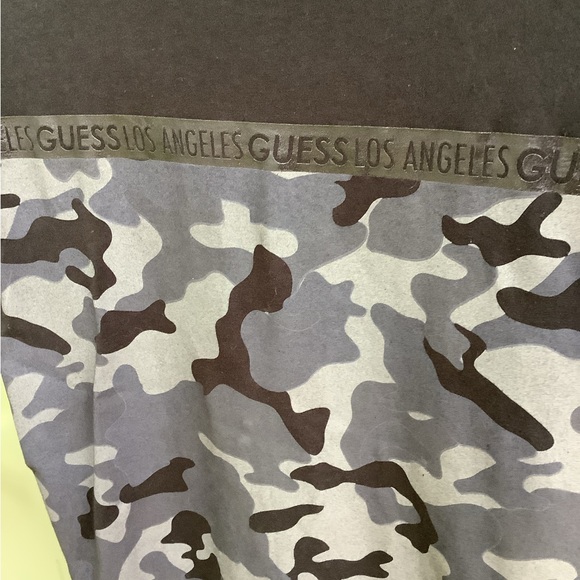 Guess T-Shirt - Picture 2 of 4